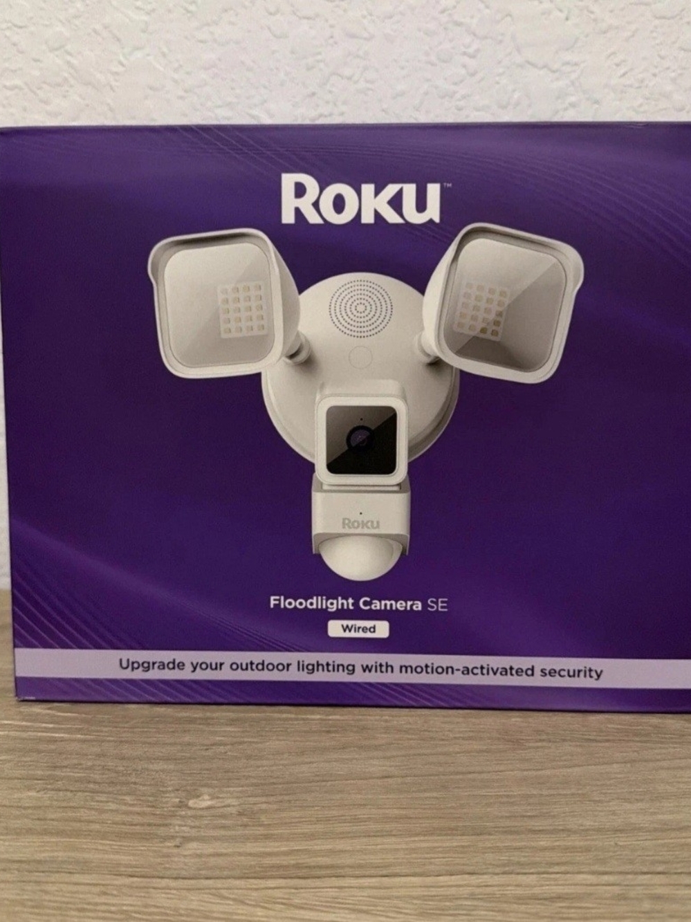 Roku Floodlight Camera SE - White Wired Outdoor Security Camera